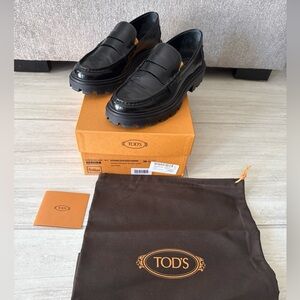 Tod’s Gomma Pesante Loafers Women's Black Chunky Lug Sole Slip On Shoes SZ 38.5